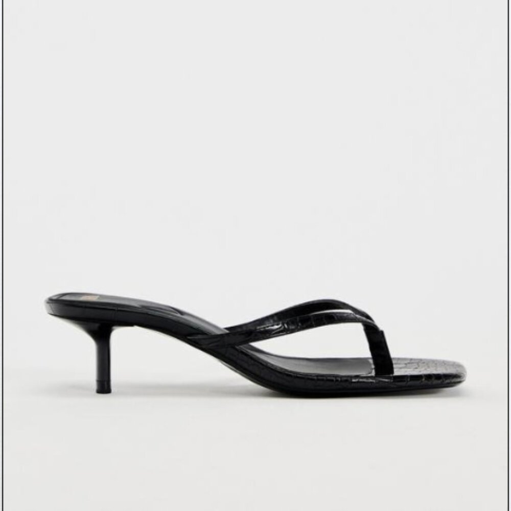 STRAPPY MINIMALIST SANDALS ($50)